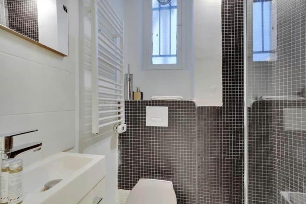Appartement Magnifique Paris 18 Exteriör bild